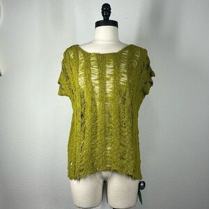 Hands to Hearts moss channel weave pullover top. One size. NWT